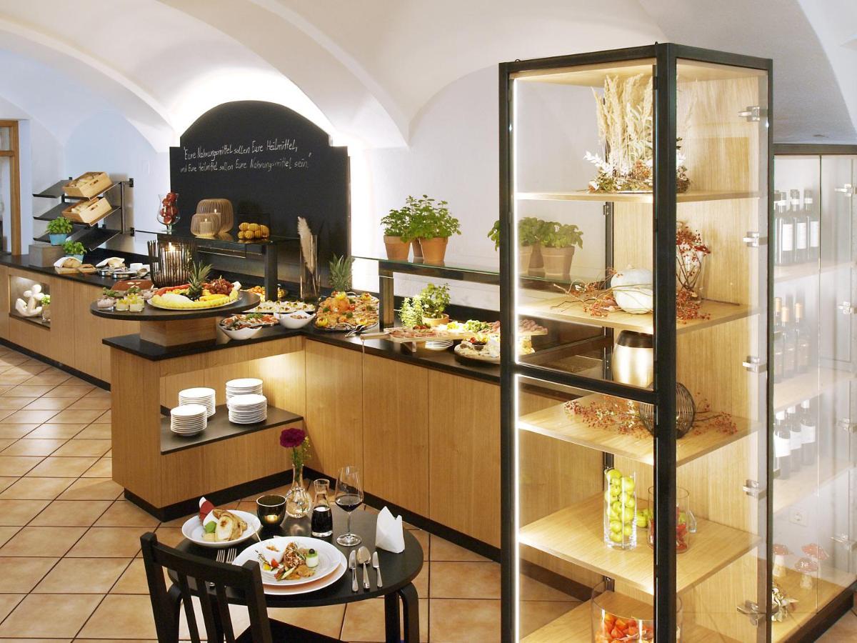 Hotel Restaurant Zum Goldenen Anker Mit Hallenbad & Wellnessbereich Windorf  Exterior photo