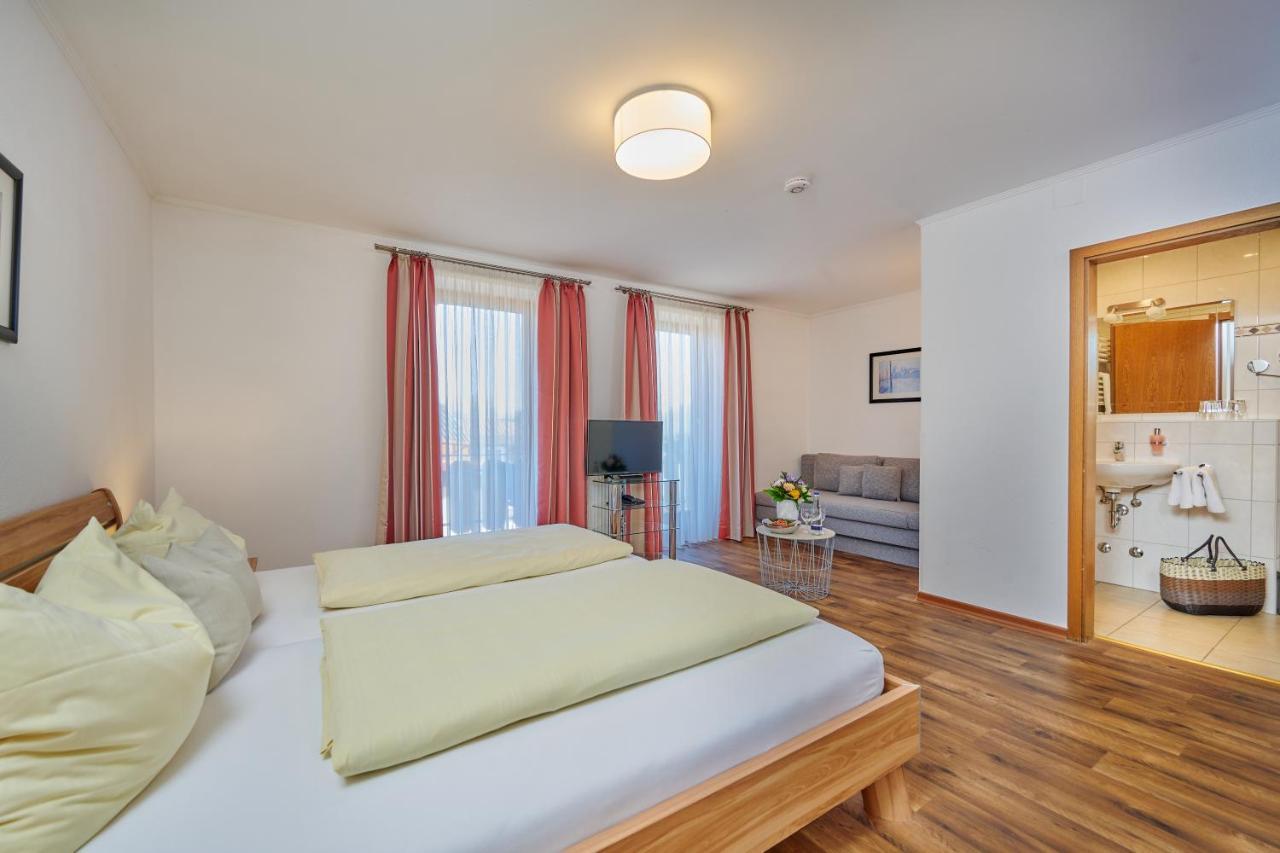 Hotel Restaurant Zum Goldenen Anker Mit Hallenbad & Wellnessbereich Windorf  Exterior photo