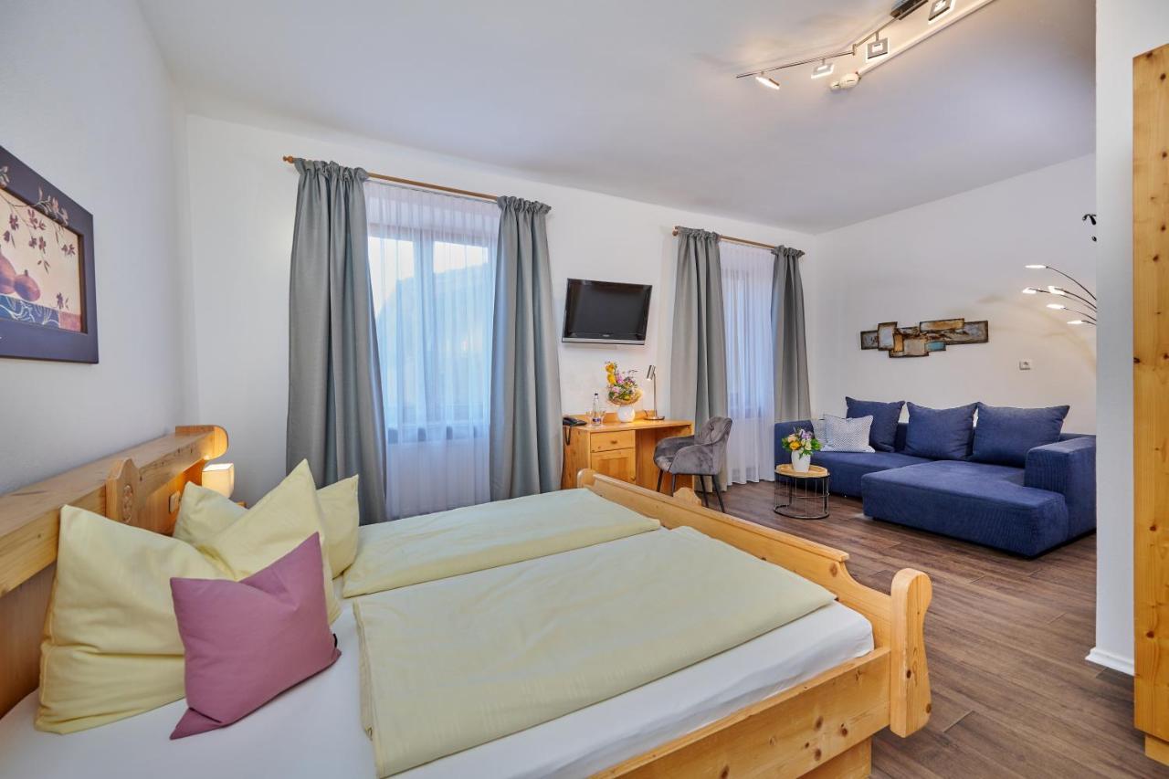 Hotel Restaurant Zum Goldenen Anker Mit Hallenbad & Wellnessbereich Windorf  Exterior photo