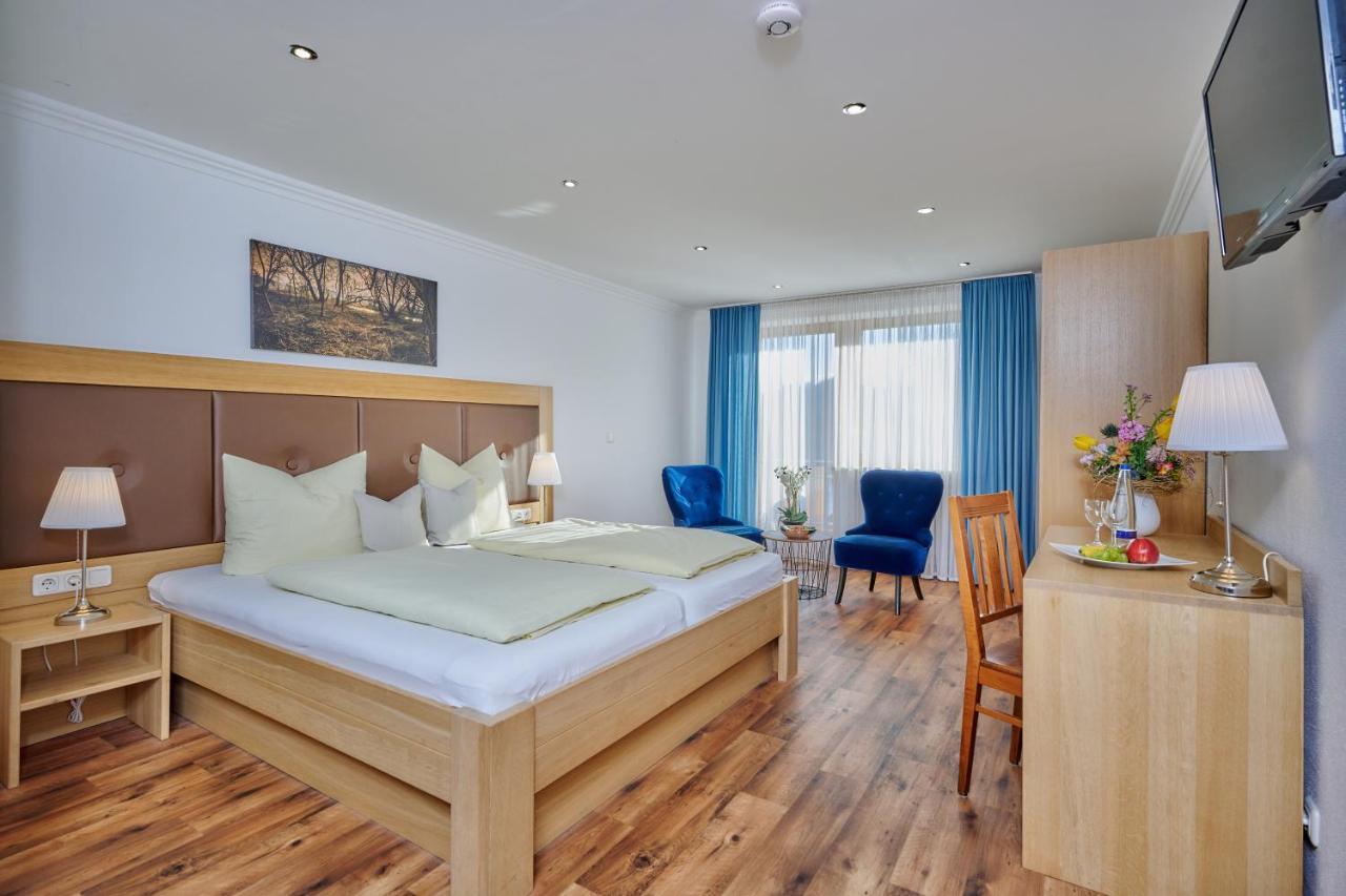 Hotel Restaurant Zum Goldenen Anker Mit Hallenbad & Wellnessbereich Windorf  Exterior photo