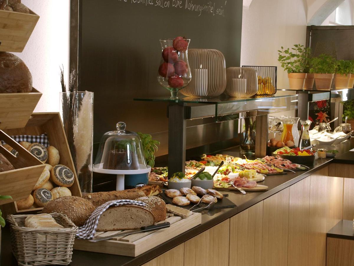 Hotel Restaurant Zum Goldenen Anker Mit Hallenbad & Wellnessbereich Windorf  Exterior photo
