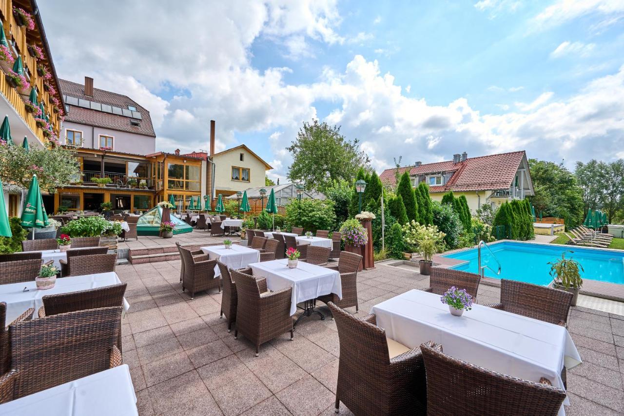 Hotel Restaurant Zum Goldenen Anker Mit Hallenbad & Wellnessbereich Windorf  Exterior photo