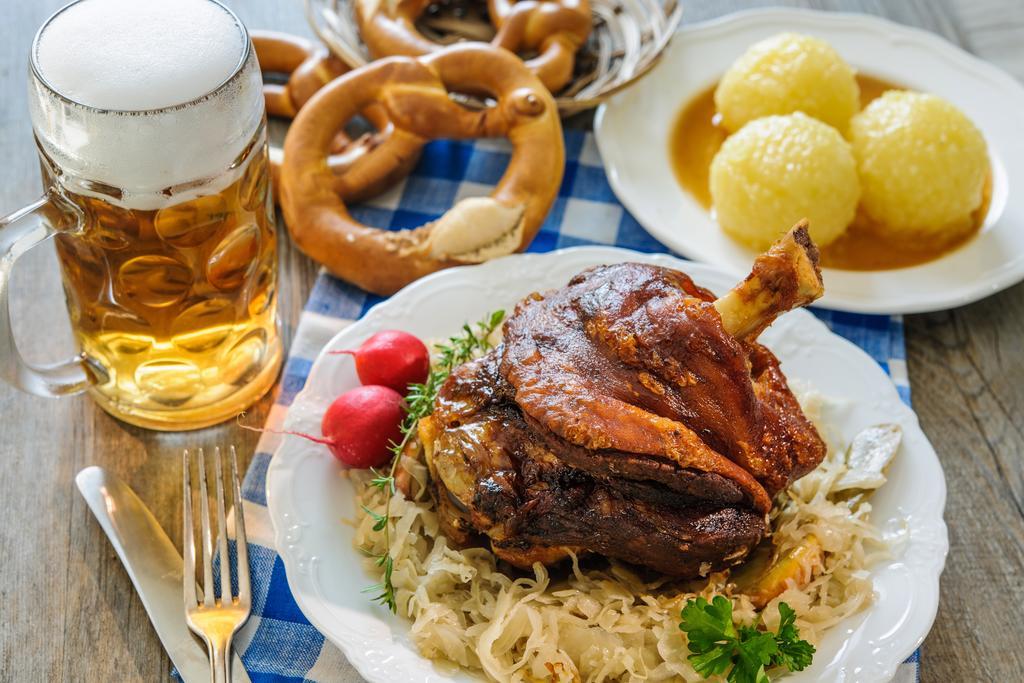 Hotel Restaurant Zum Goldenen Anker Mit Hallenbad & Wellnessbereich Windorf  Exterior photo