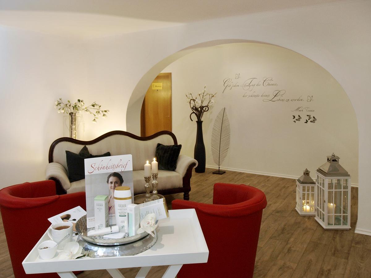 Hotel Restaurant Zum Goldenen Anker Mit Hallenbad & Wellnessbereich Windorf  Exterior photo